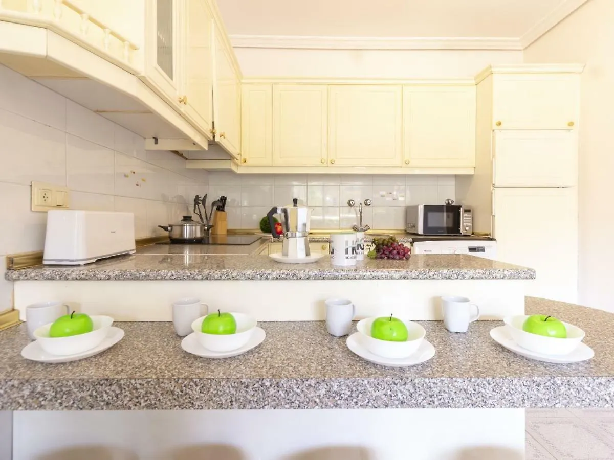 Homes & Go Albeniz Basic La Pineda