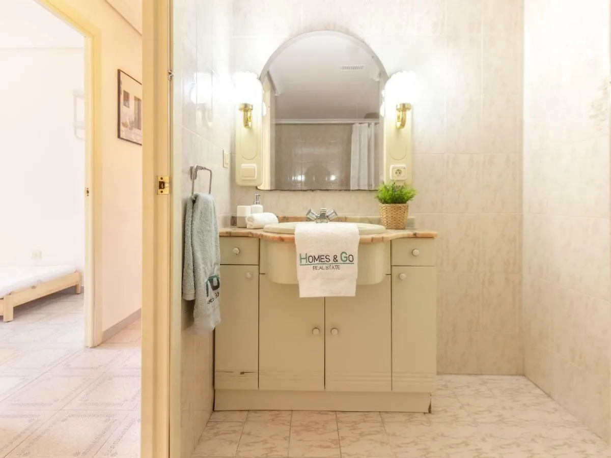 Homes & Go Albeniz Basic La Pineda Appartamento