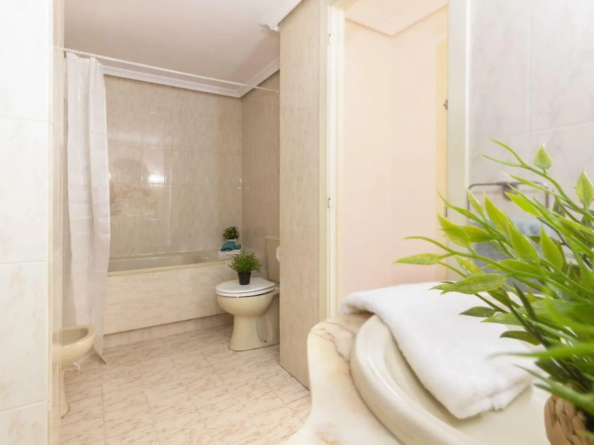 Homes & Go Albeniz Basic La Pineda
