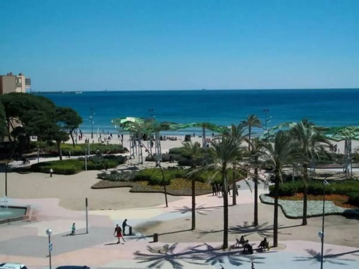 Homes & Go Albeniz Basic La Pineda 0*,  Ισπανία